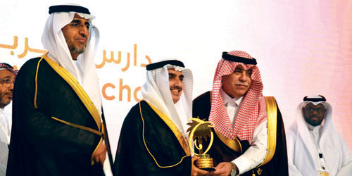 مدارس التربية النموذجية تحصل على جائزة الملك عبدالعزيز للجودة 