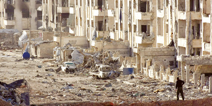   آثار الدمار والقصف الذي طال بنايات منطقة حلب كما بدت أمس