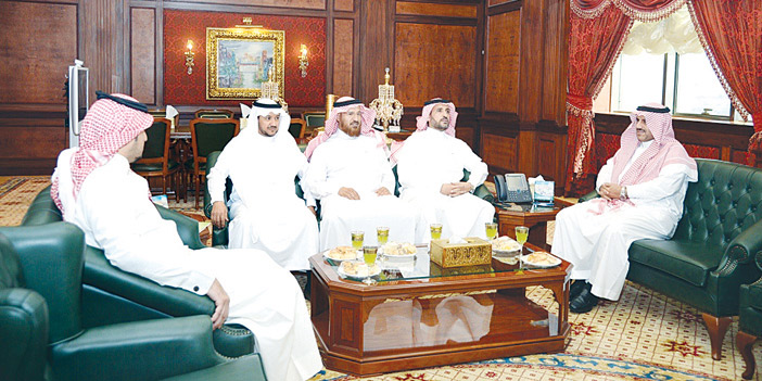  آل فاهدة يناقش مع السلمي وضع الأراضي المملوكة للجامعة