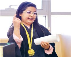 اختراع طفلة سعودية يقودها للذهبية بماليزيا والفضية بكوريا 