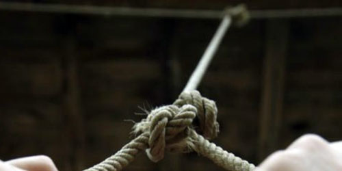 هنديةلم تفهم قرار الحكومة فانتحرت 