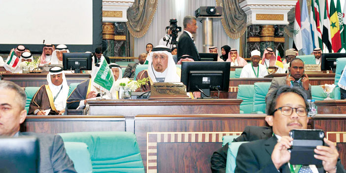  د. مدني مترئساً وفد المملكة للاجتماع