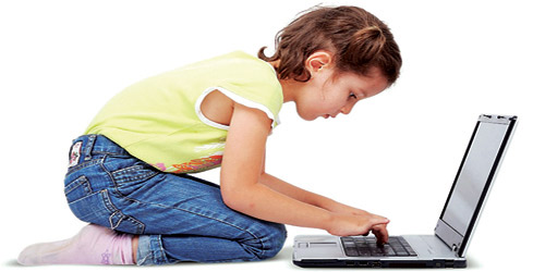 مراقبة استخدام الأطفال للإنترنت تساعد في منع إدمانهم له 