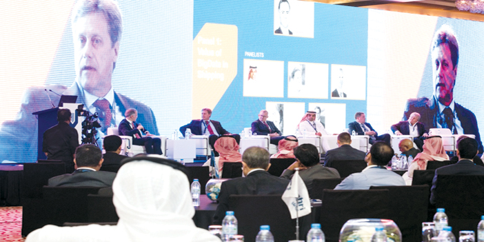  منتدى «الانتقال إلى عصر البيانات الضخمة 2016» الذي نظمته البحري