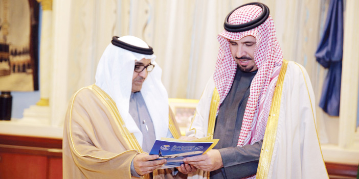  أمير الجوف يطلع على تقرير الخطوط السعودية