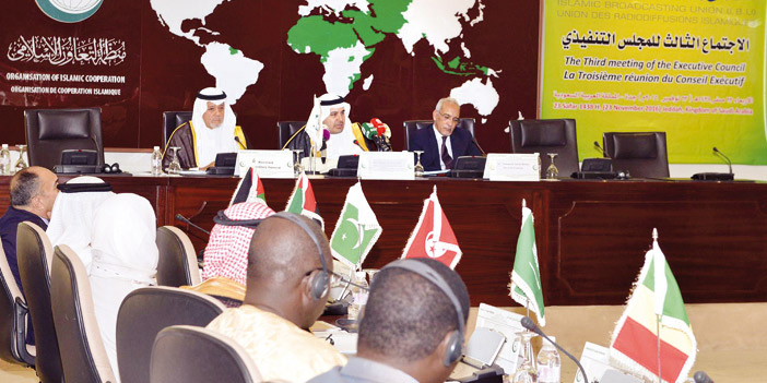  وزير الثقافة والإعلام مترئساً الاجتماع