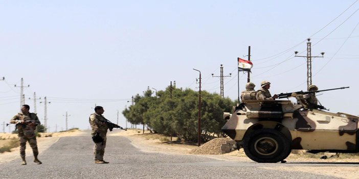 داعش يتبنى مقتل 15 جندياً مصرياً 