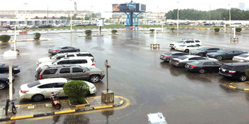  تجمعات للمياه في أحد شوارع الشرقية