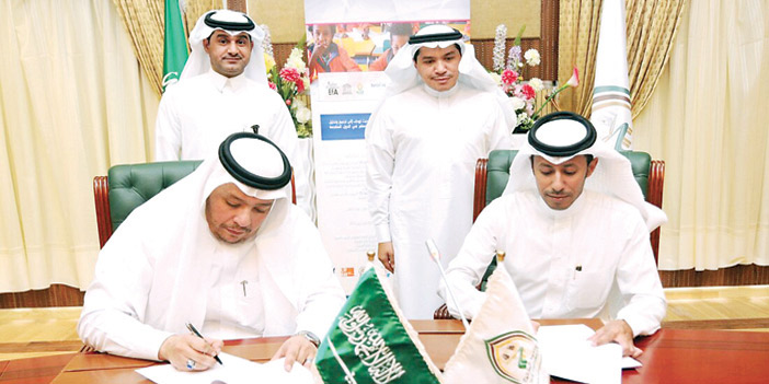  أثناء توقيع الاتفاقية