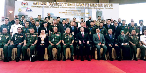  صورة تذكارية لكبار القيادات العسكرية المشاركة في المؤتمر
