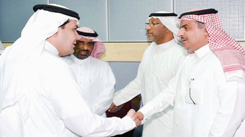  الوزير الطريفي خلال زيارته تلفزيون الدمام