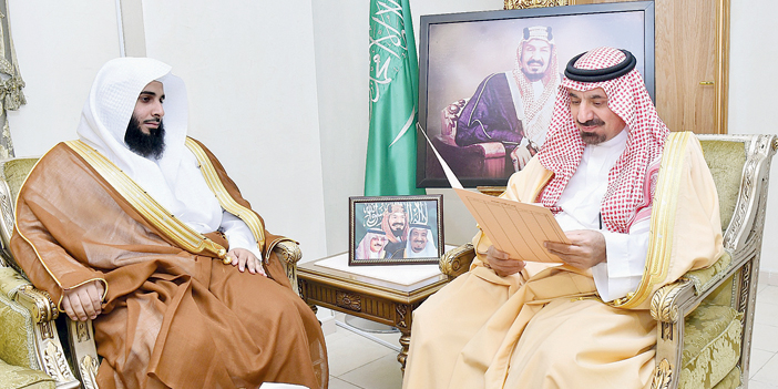   الأمير جلوي ملتقياً الشيخ آل طالب