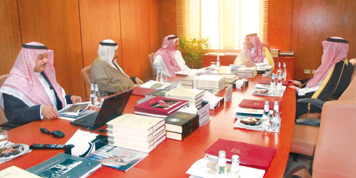 عبدالعزيز بن عبدالله يطلع على مشروع فرع مكتبة الملك عبدالعزيز في جامعة بكين 
