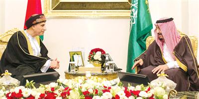 خادم الحرمين استعرض مع نائب رئيس الوزراء بسلطنة عمان العلاقات الثنائية 