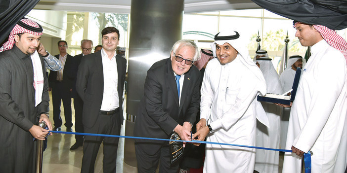 افتتاح معرض سنوهيتا بجامعة الأمير سلطان برعاية ابن عياف 