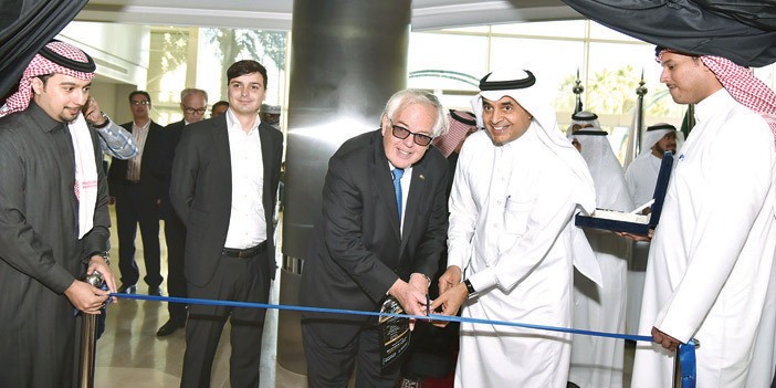 افتتاح معرض سنوهيتا بجامعة الأمير سلطان برعاية ابن عياف 
