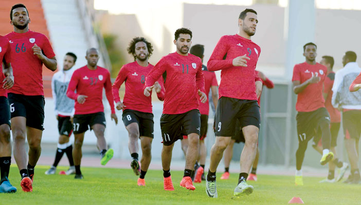   من مران الشباب أمس