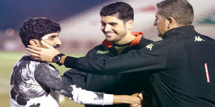  مدرب الاتفاق يطمئن على اللاعب الكويكبي
