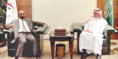 رئيس الهلال الأحمر السعودي يستقبل سفير جمهورية بوروندي 