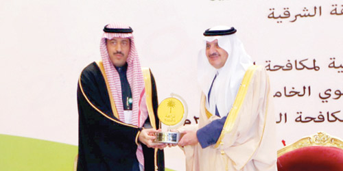 الأمير سعود بن نايف والمحيسن خلال افتتاح المنتدى