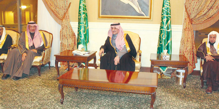  الأمير فهد بن سلطان يلتقي أهالي  المنطقة والقضاة ومشايخ القبائل