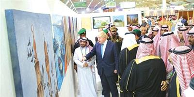 جمعية التشكيليين تشارك ضمن جناح وزارة الثقافة والإعلام في معرض ألوان السعودية 
