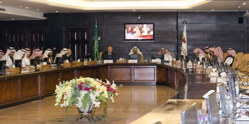 في لقاء استضافه مجلس الغرف السعودية بحضور مسؤولين ورجال أعمال 