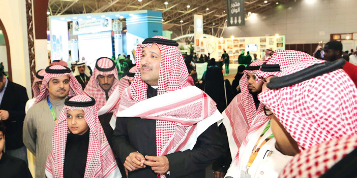 الأمير فيصل بن سلمان يزور معرض ملتقى ألوان السعودية 