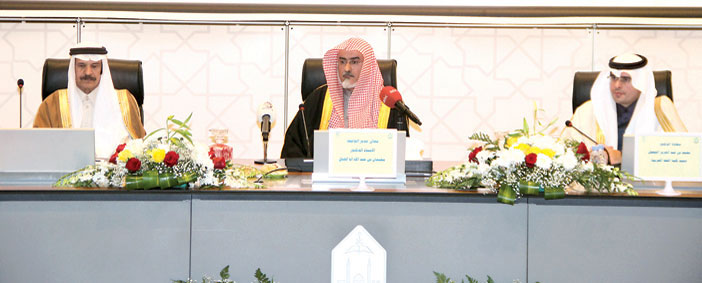  مدير جامعة الإمام الإسلامية متوسطاً رئيس التحرير الاستاذ خالد المالك وعميد كلية اللغة العربية