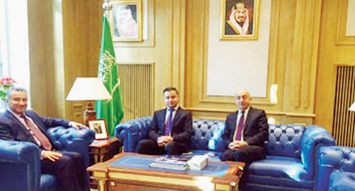   السفير الأحمد مع د. دالوهار خالد ازكيي