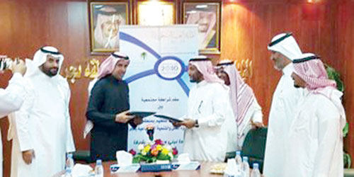   جانب من توقيع عقد الشراكة