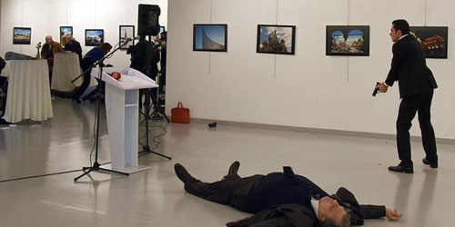 تركيا تتهم شبكة غولن في اغتيال السفير الروسي.. والكرملين يتحفظ 