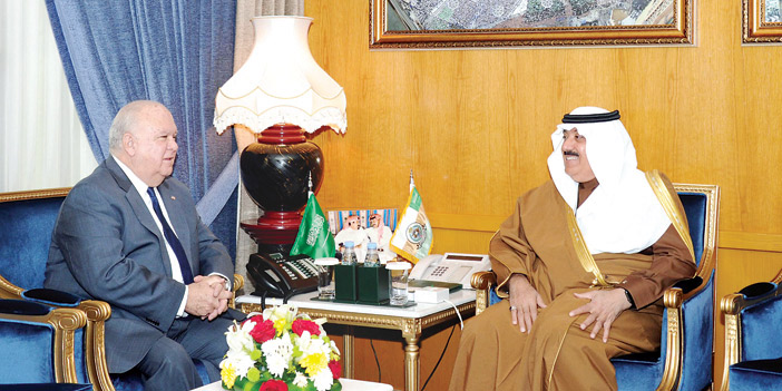  الأمير متعب بن عبدالله خلال استقباله د. جوزيف