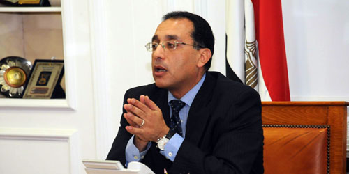 وزير الإسكان المصري يطرح فرص العقار في بلاده 