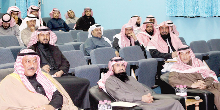  الفوزان يطلع الخمعلي على جاهزية الأقسام الجديدة