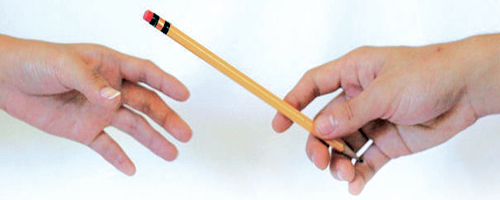 يا أخي تعال أخذت قلمي! 