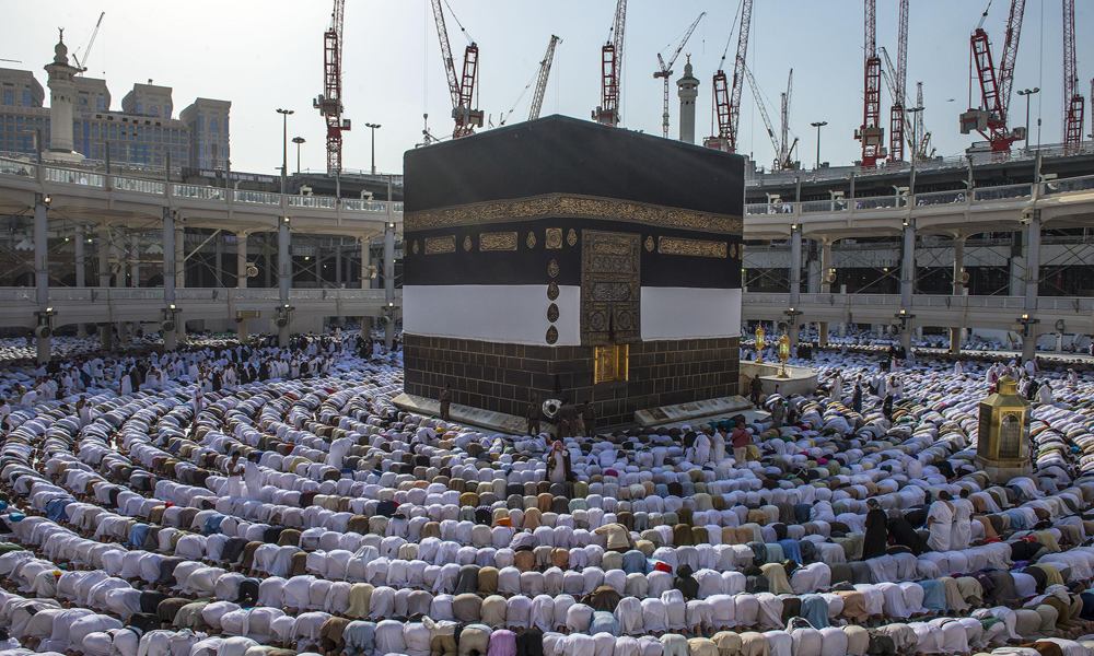 الكعبة المشرَّفة قبلة المسلمين على مر السنين