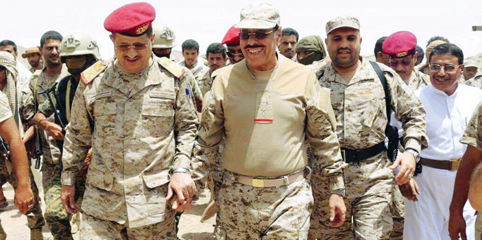  نائب الرئيس اليمني يتفقد جبهة نهم