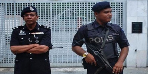 الشرطة الماليزية تعتقل ستة وتصادر معدات لصنع القنابل 