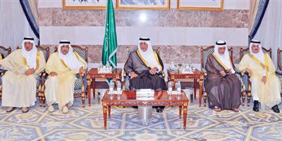 أمير منطقة مكة المكرمة يستقبل المعزين في وفاة الأمير محمد الفيصل 