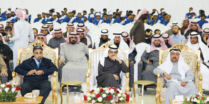   محمد العساف أثناء حضوره حفل المعهد الصناعي بالمحافظة