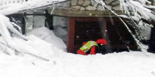ارتفاع عدد ضحايا انهيار جليدي في إيطاليا إلى 23 قتيلاً 
