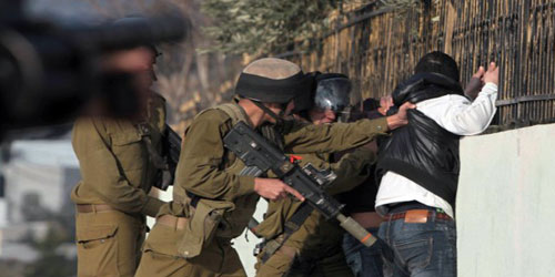 قوات الاحتلال تعتقل 16 فلسطينياً في عدد من المحافظات 
