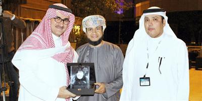مؤتمر الخليج لتنظيم ضربات القلب يكرم المدير الطبي بمستشفى الدكتور سليمان الحبيب بالتخصصي 