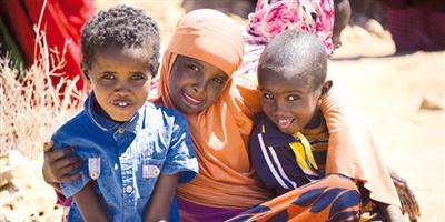 مركز الملك سلمان للإغاثة يوزع 30 ألف سلة غذائية في إقليم أرض الصومال 