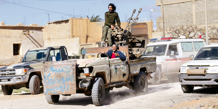  جانب من المقاتلين الموالين للحكومة الليبية ببنغازي