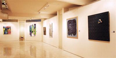 اختصروا وقت ترخيص المعارض وأقروا نظاماً للصالات وحافظوا على حقوق لوحاتنا 