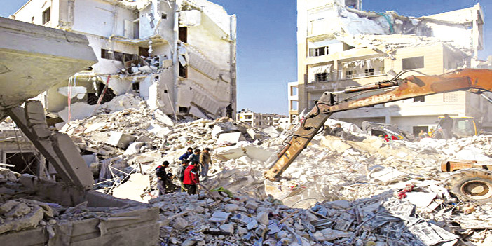  جانب من الدمار بأحد المباني بإدلب إثر قصف جوي