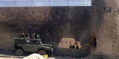 ميليشيا الحوثي وصالح الانقلابية يهرِّبون عناصر القاعدة من داخل السجون اليمنية 