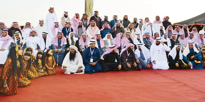  صورة جماعية لحضور ملتقى أهالي الرس